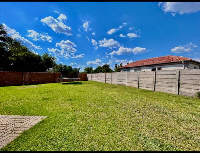 3 BEDROOM HOUSE FOR SALE IN NGWENYA RIVER ESTATE